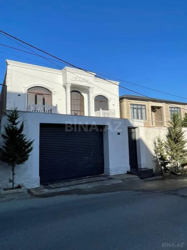 Satılır 8 otaqlı həyət evi 240 m²