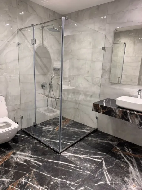 Kirayə verilir 5 otaqlı mənzil 230 m²