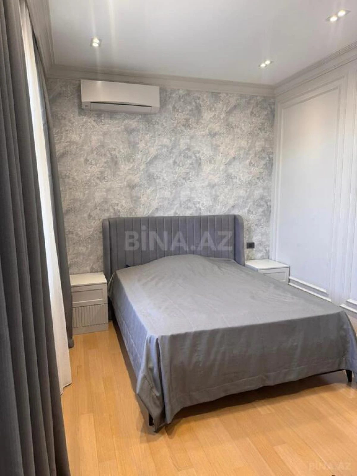 Kirayə verilir 5 otaqlı mənzil 230 m²