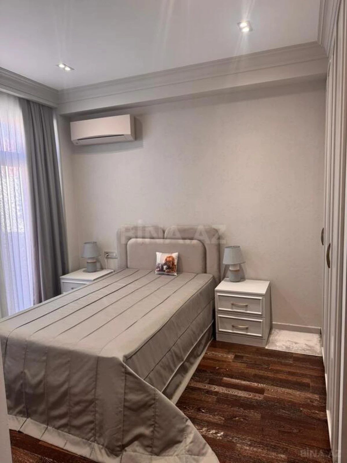 Kirayə verilir 5 otaqlı mənzil 230 m²