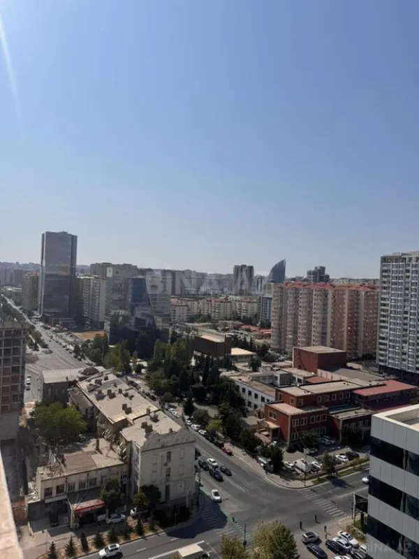 Kirayə verilir 5 otaqlı mənzil 230 m²