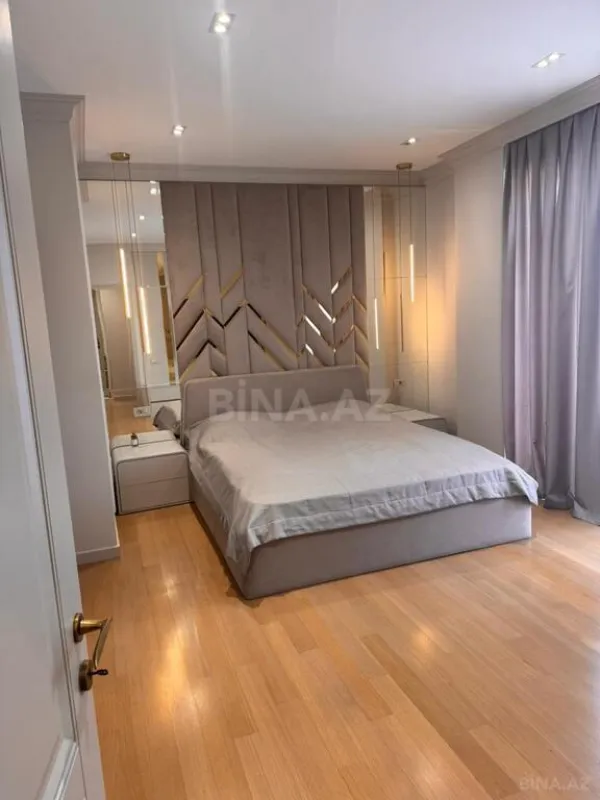 Kirayə verilir 5 otaqlı mənzil 230 m²