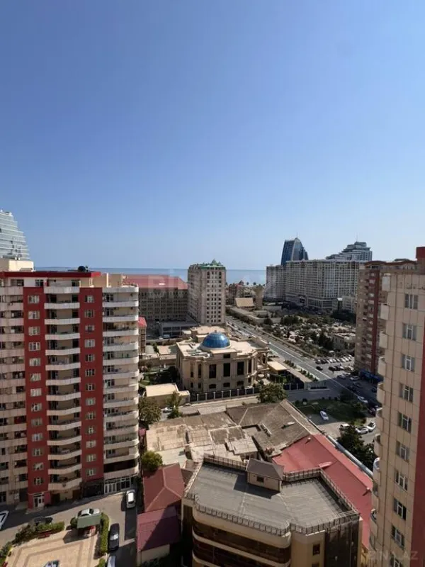 Kirayə verilir 5 otaqlı mənzil 230 m²
