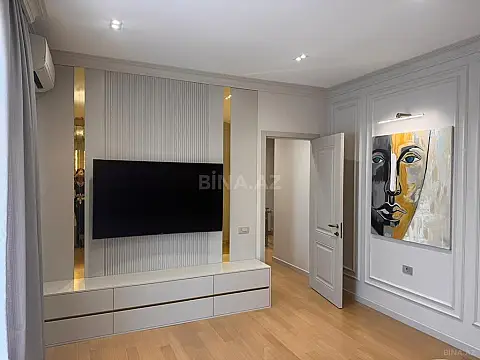 Kirayə verilir 5 otaqlı mənzil 230 m²