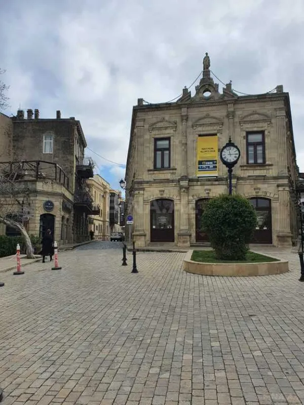 Kirayə verilir 4 otaqlı ofis 125 m²