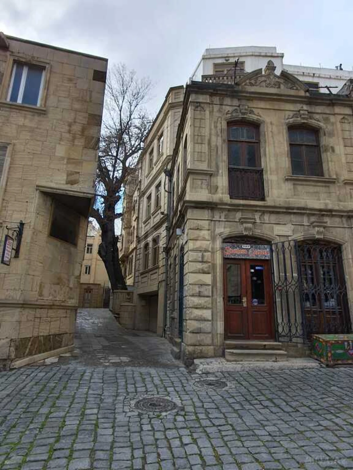 Kirayə verilir 4 otaqlı ofis 125 m²