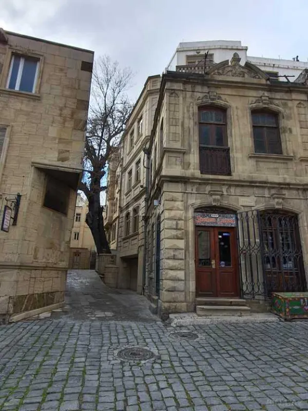 Kirayə verilir 4 otaqlı ofis 125 m²