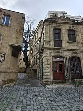 Kirayə verilir 4 otaqlı ofis 125 m²