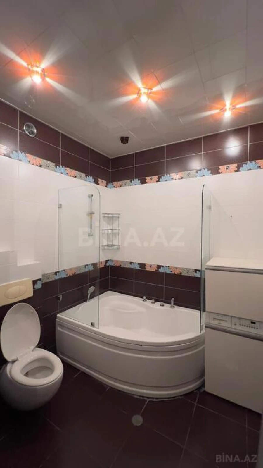 Satılır 4 otaqlı mənzil 183 m²