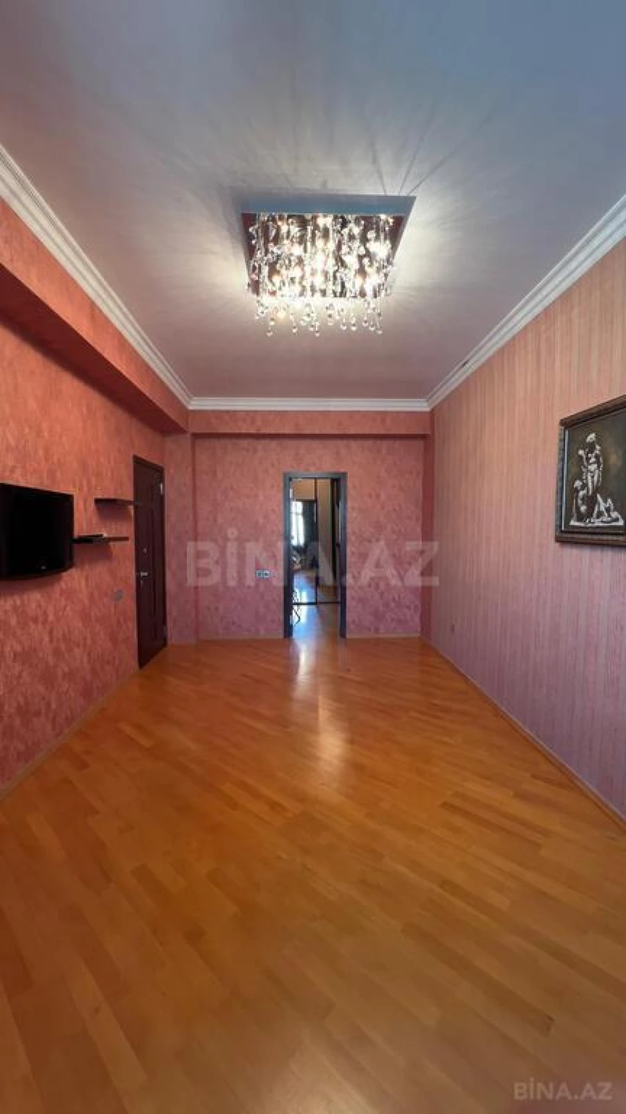 Satılır 4 otaqlı mənzil 183 m²