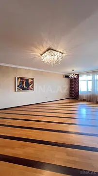 Satılır 4 otaqlı mənzil 183 m²