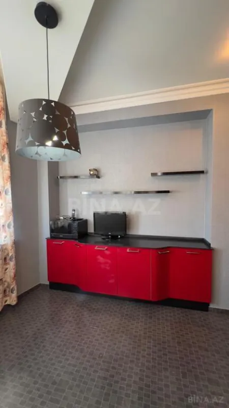 Satılır 4 otaqlı mənzil 183 m²