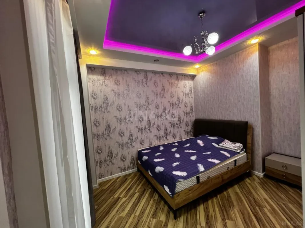 Kirayə verilir 2 otaqlı mənzil 70 m²