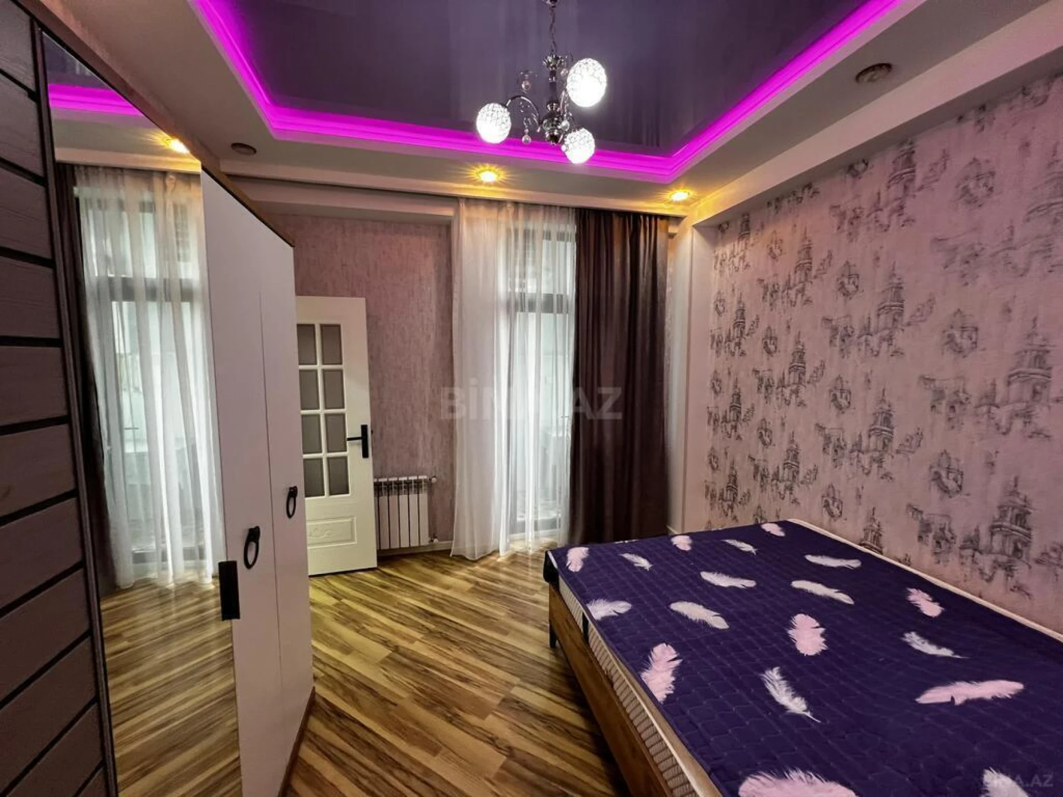 Kirayə verilir 2 otaqlı mənzil 70 m²