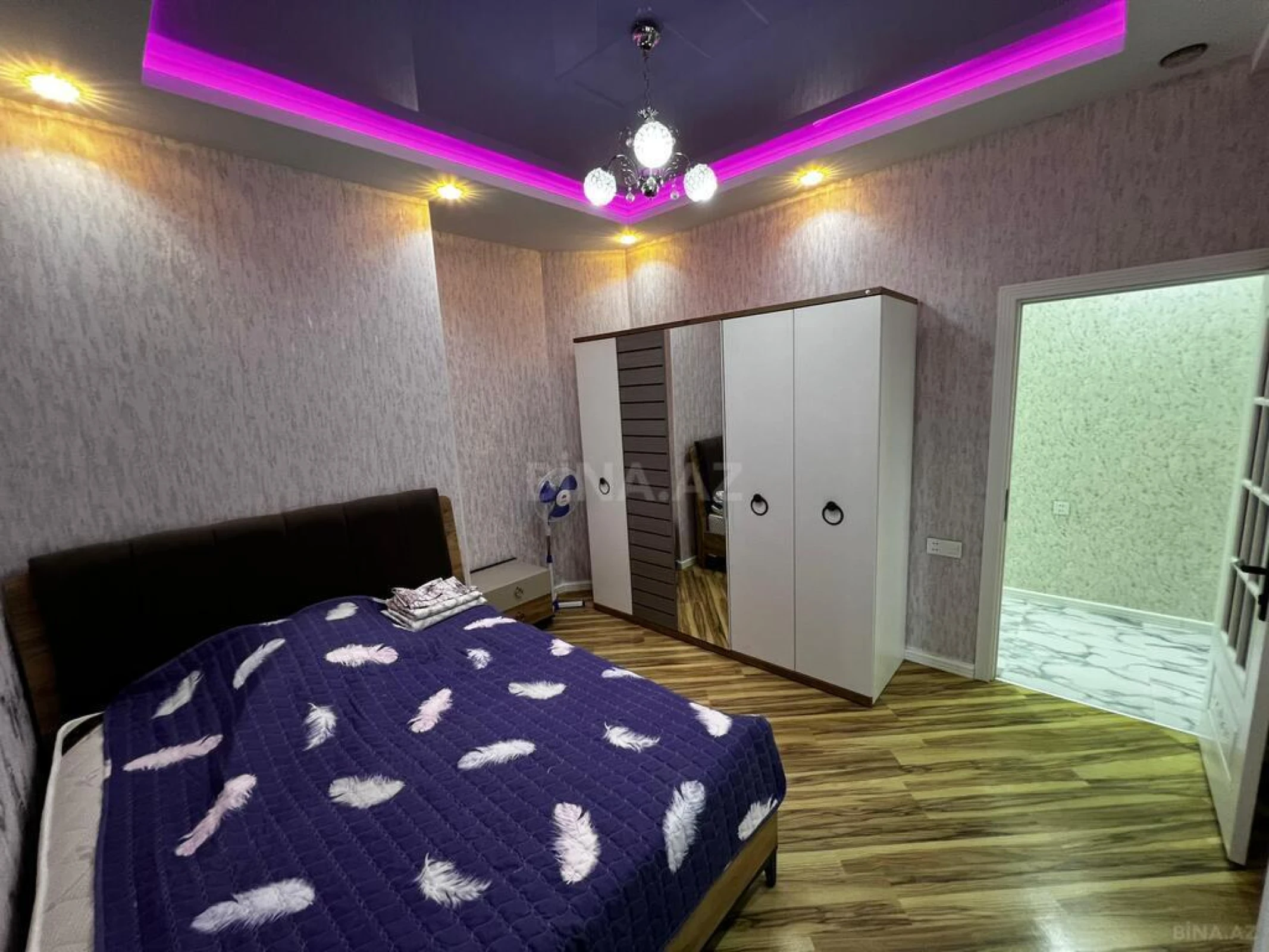Kirayə verilir 2 otaqlı mənzil 70 m²