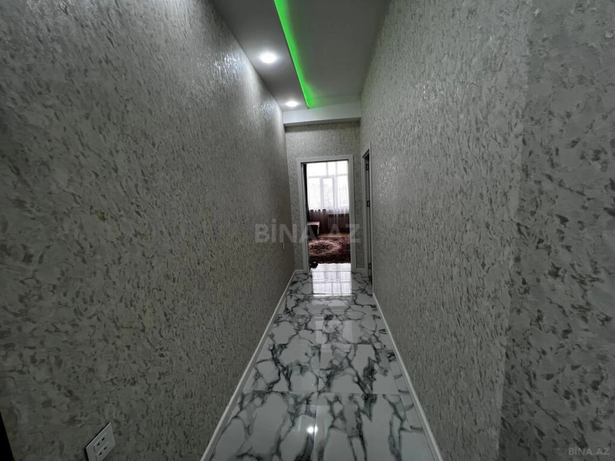 Kirayə verilir 2 otaqlı mənzil 70 m²