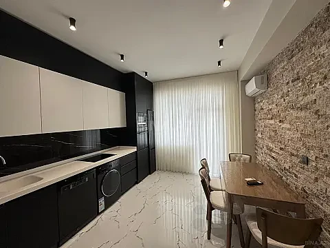 Kirayə verilir 3 otaqlı mənzil 132 m²
