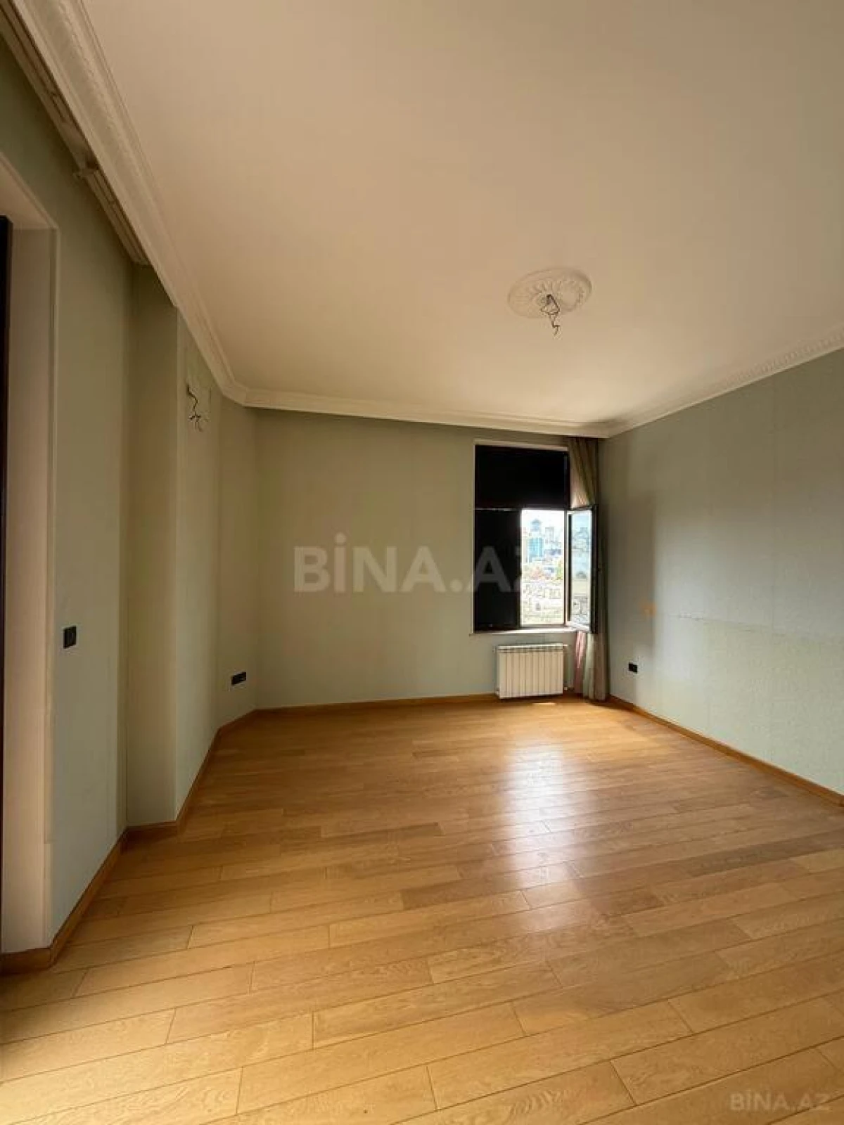 Satılır 3 otaqlı mənzil 150 m²