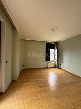 Satılır 3 otaqlı mənzil 150 m²