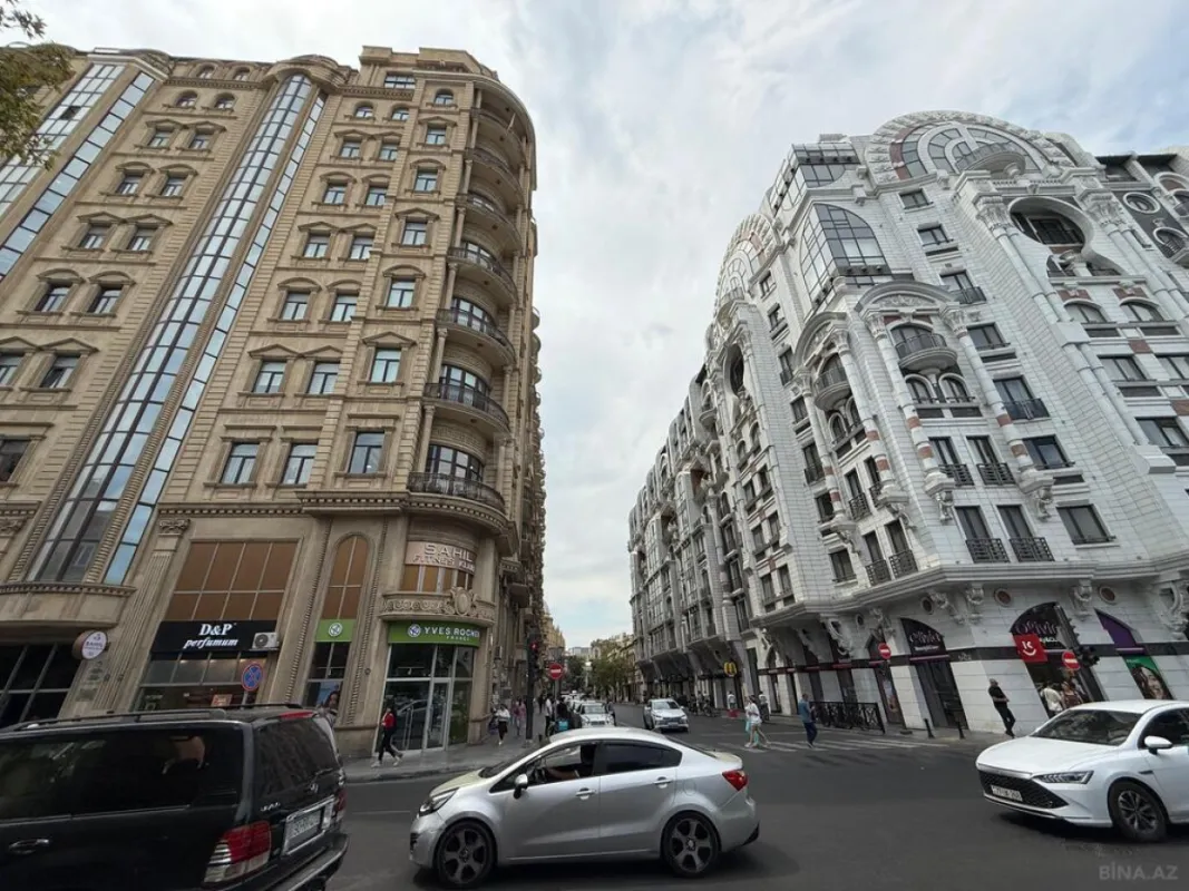 Satılır 3 otaqlı mənzil 150 m²