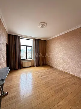 Satılır 3 otaqlı mənzil 150 m²