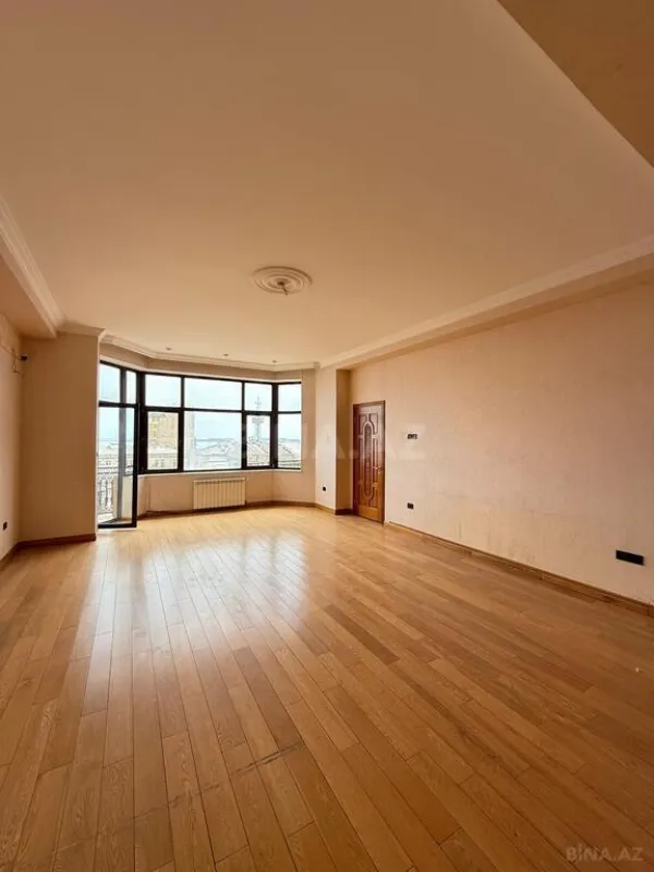 Satılır 3 otaqlı mənzil 150 m²
