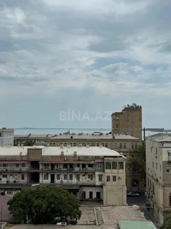 Satılır 3 otaqlı mənzil 150 m²