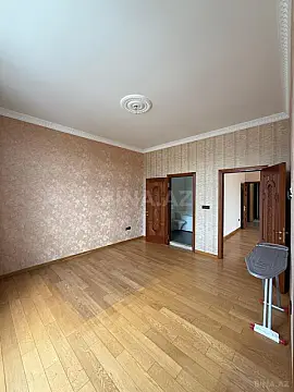 Satılır 3 otaqlı mənzil 150 m²