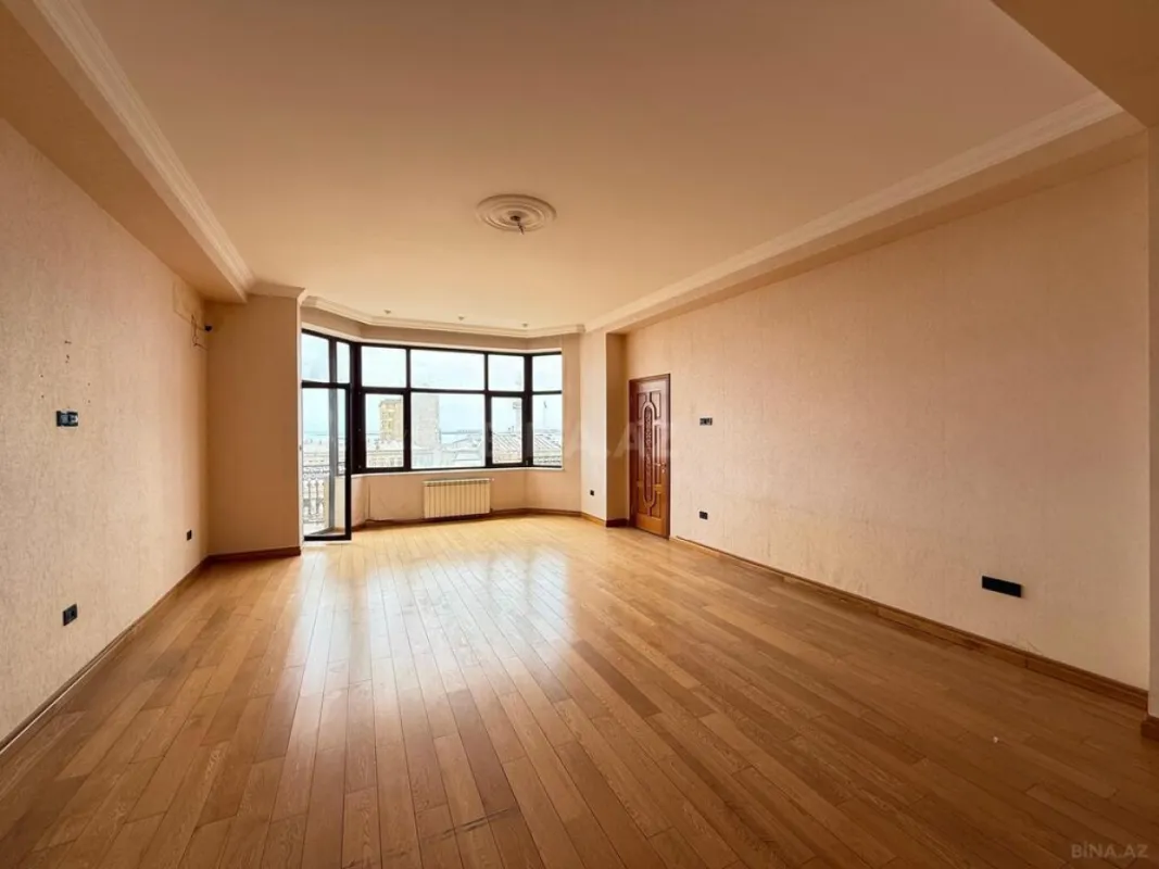 Satılır 3 otaqlı mənzil 150 m²