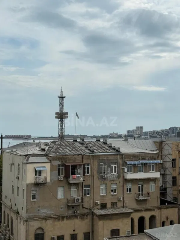 Satılır 3 otaqlı mənzil 150 m²