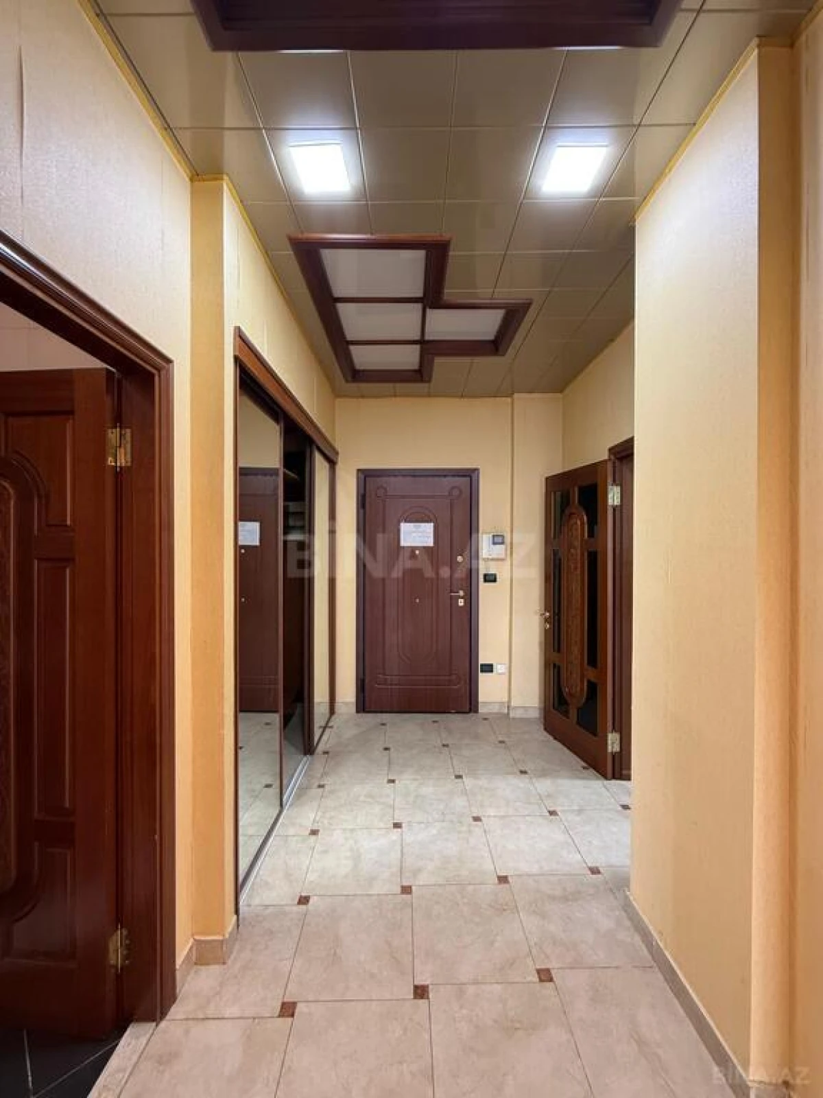 Satılır 3 otaqlı mənzil 150 m²