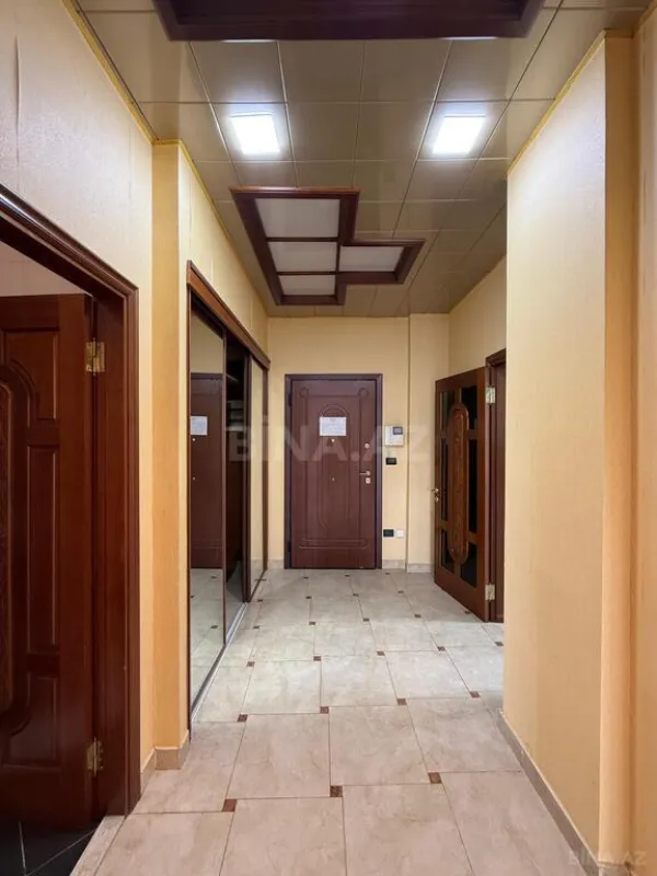 Satılır 3 otaqlı mənzil 150 m²