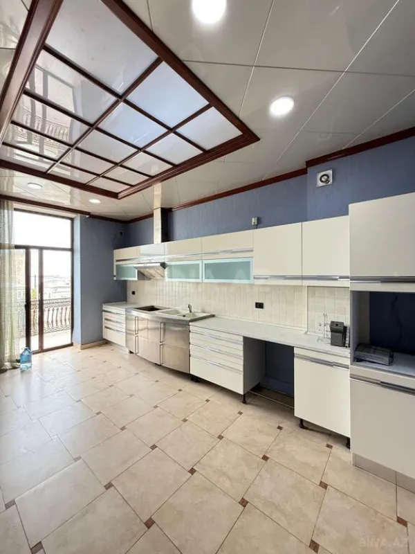 Satılır 3 otaqlı mənzil 150 m²