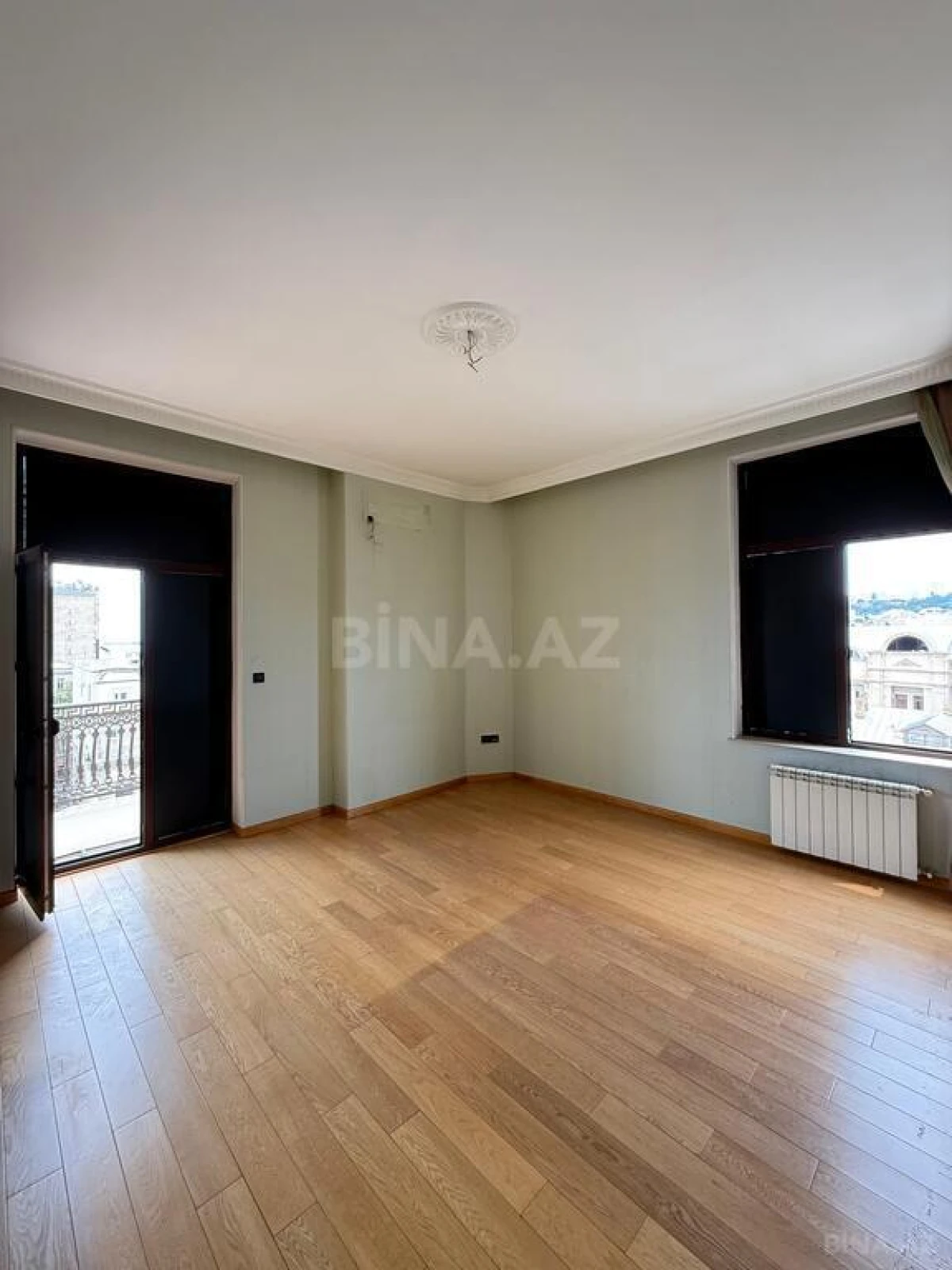 Satılır 3 otaqlı mənzil 150 m²
