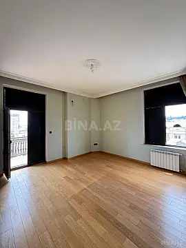 Satılır 3 otaqlı mənzil 150 m²