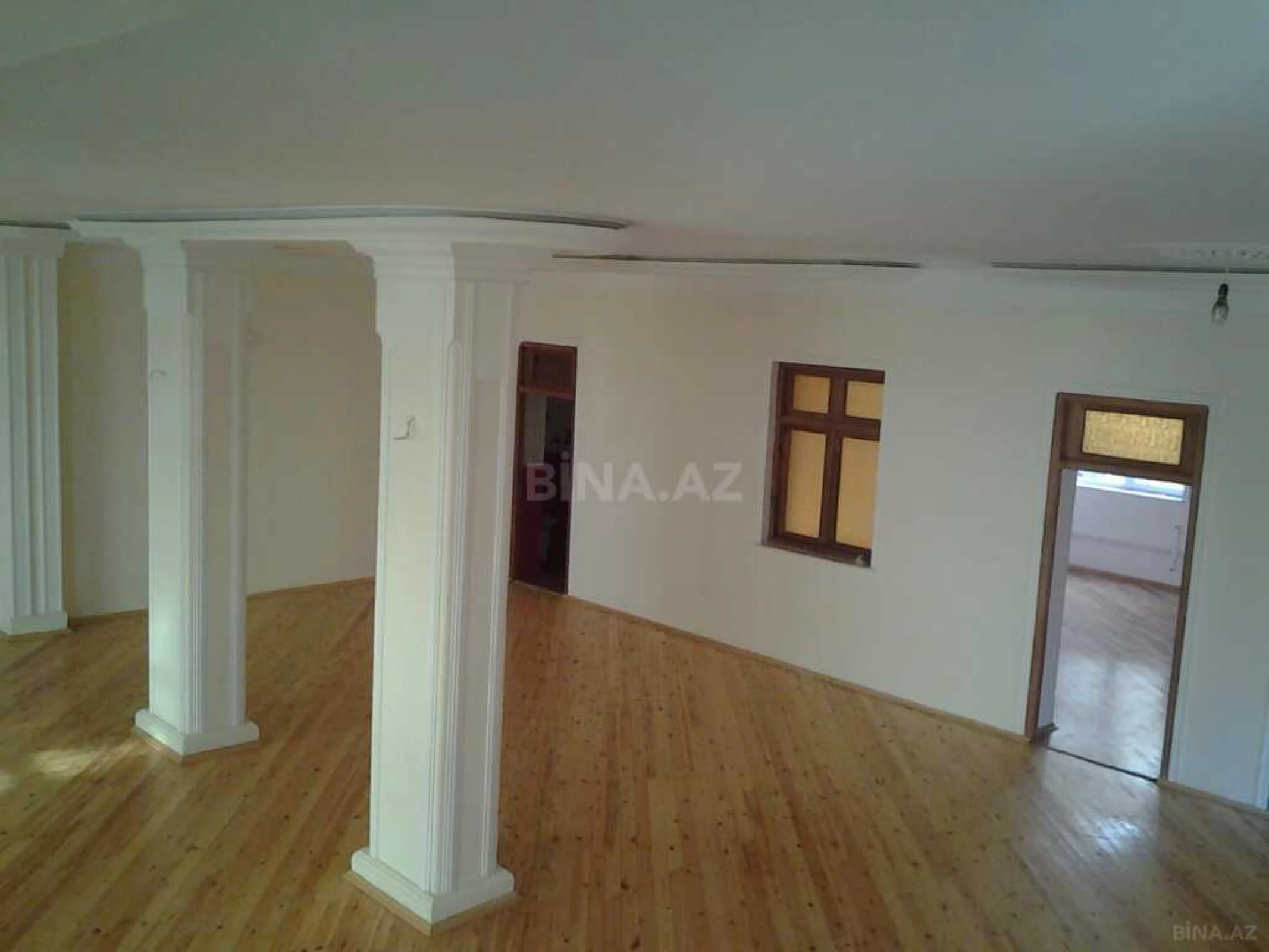 Satılır 6 otaqlı həyət evi 750 m²