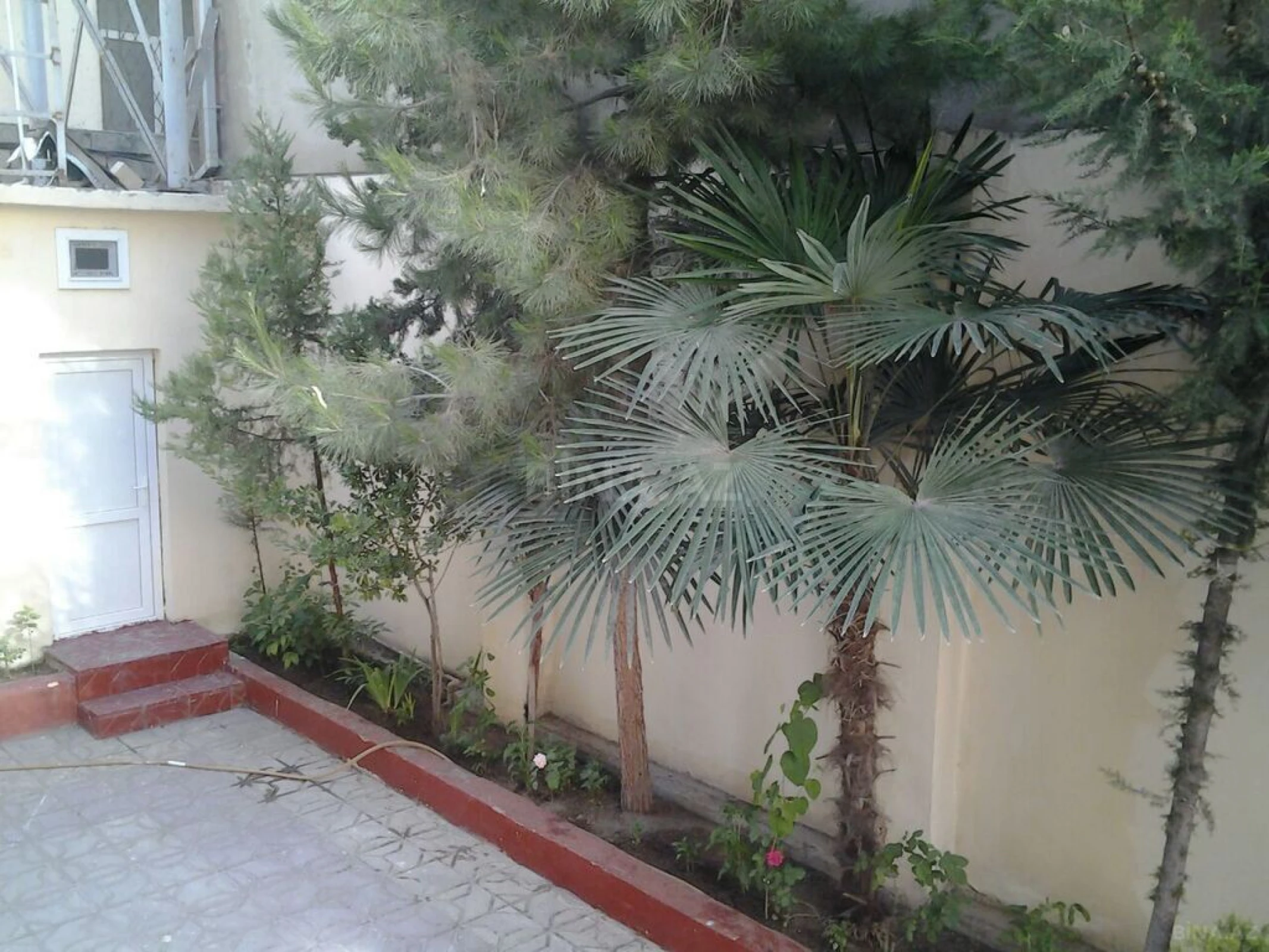 Satılır 6 otaqlı həyət evi 750 m²