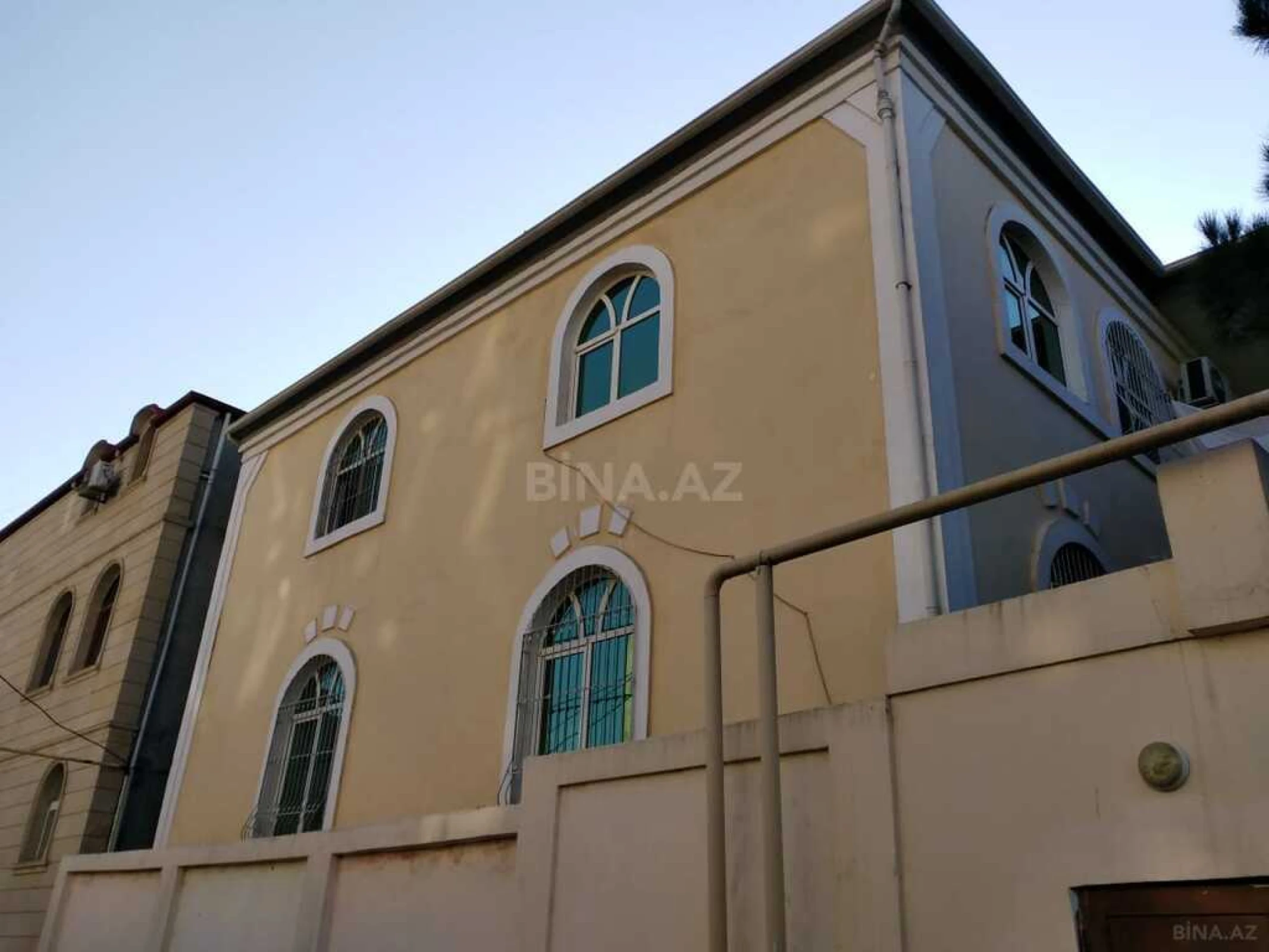 Satılır 6 otaqlı həyət evi 750 m²