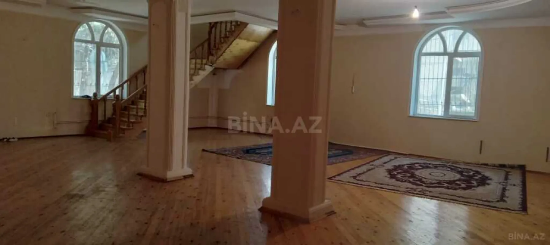 Satılır 6 otaqlı həyət evi 750 m²