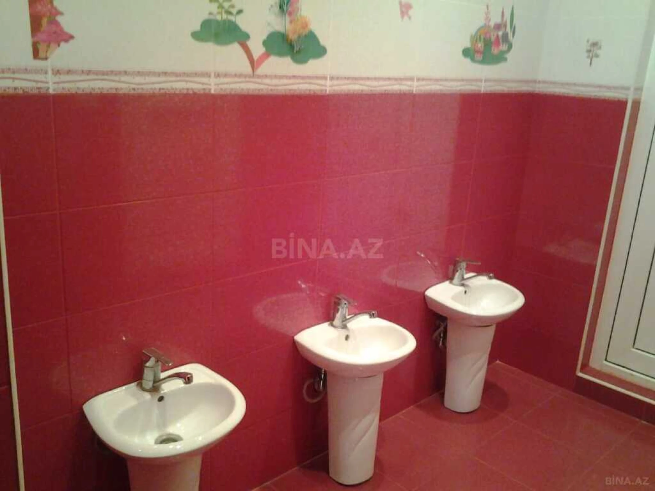 Satılır 6 otaqlı həyət evi 750 m²