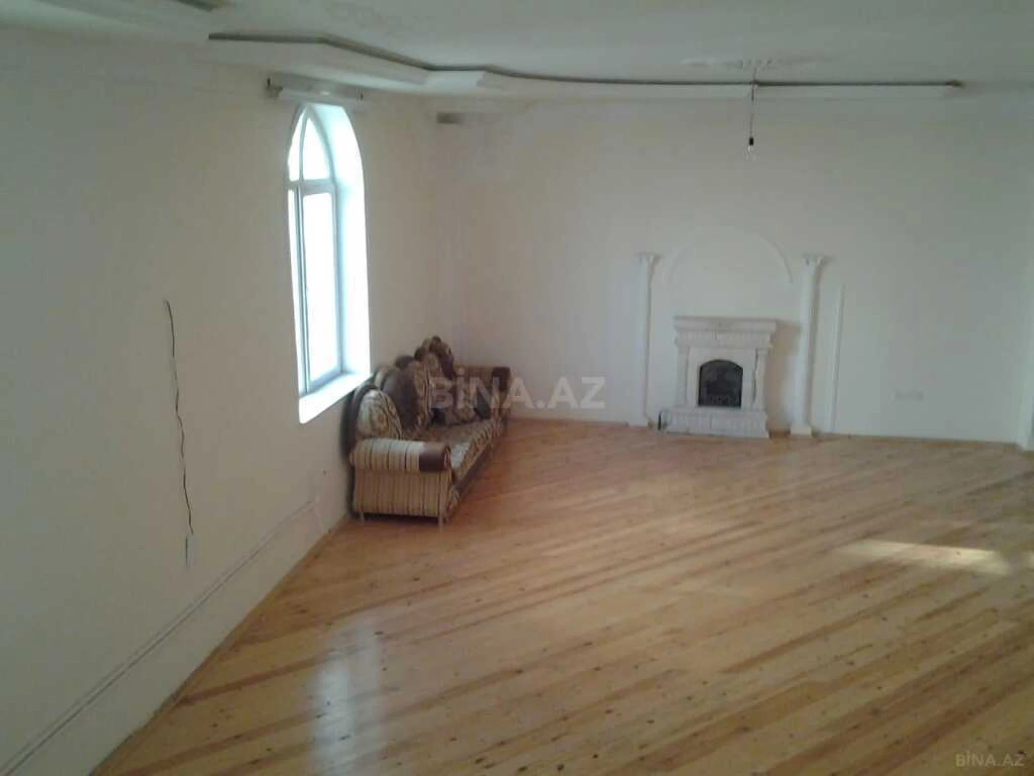 Satılır 6 otaqlı həyət evi 750 m²