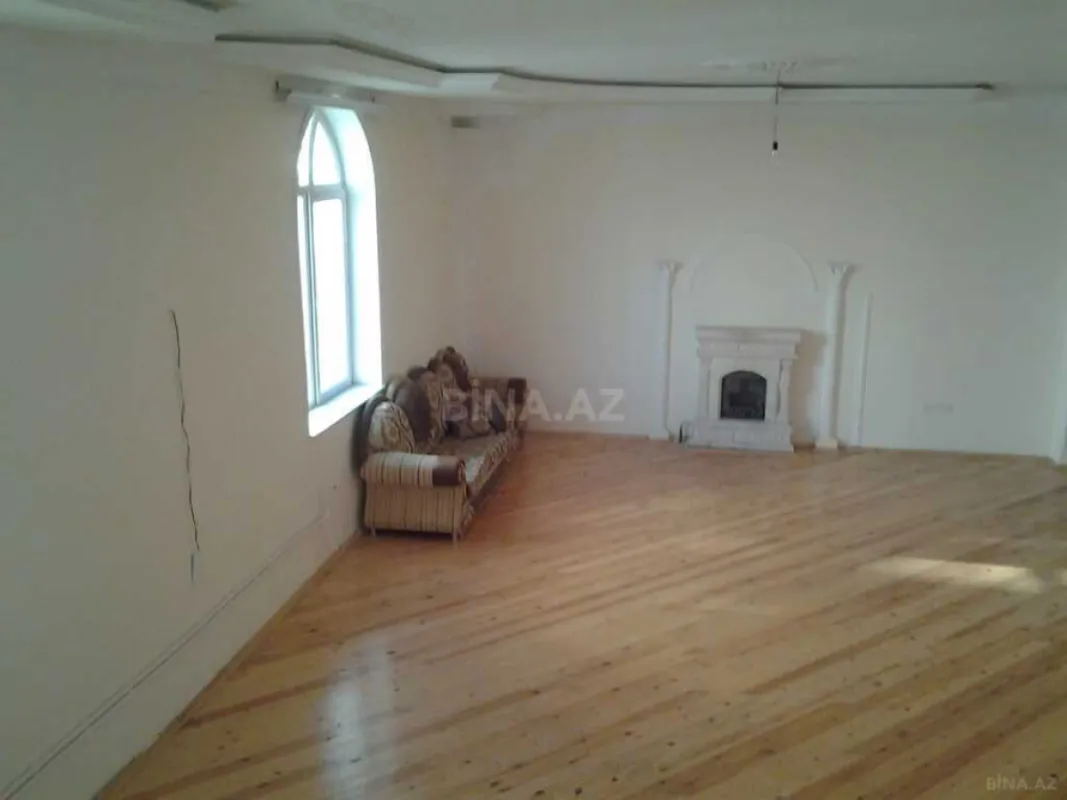 Satılır 6 otaqlı həyət evi 750 m²