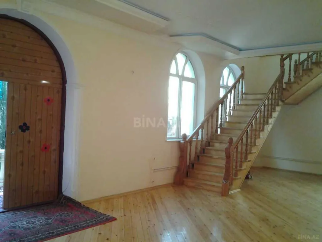 Satılır 6 otaqlı həyət evi 750 m²