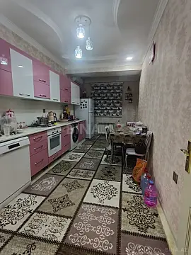 Satılır 3 otaqlı mənzil 135 m²