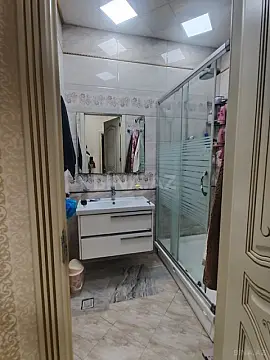 Satılır 3 otaqlı mənzil 135 m²