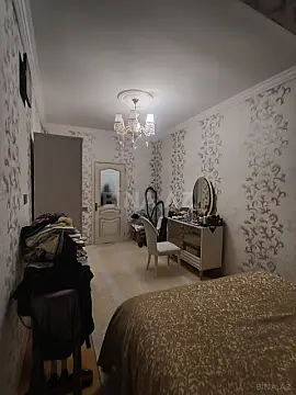 Satılır 3 otaqlı mənzil 135 m²