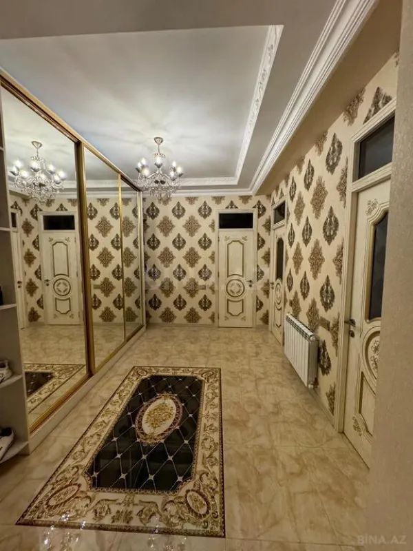 Satılır 3 otaqlı mənzil 105 m²