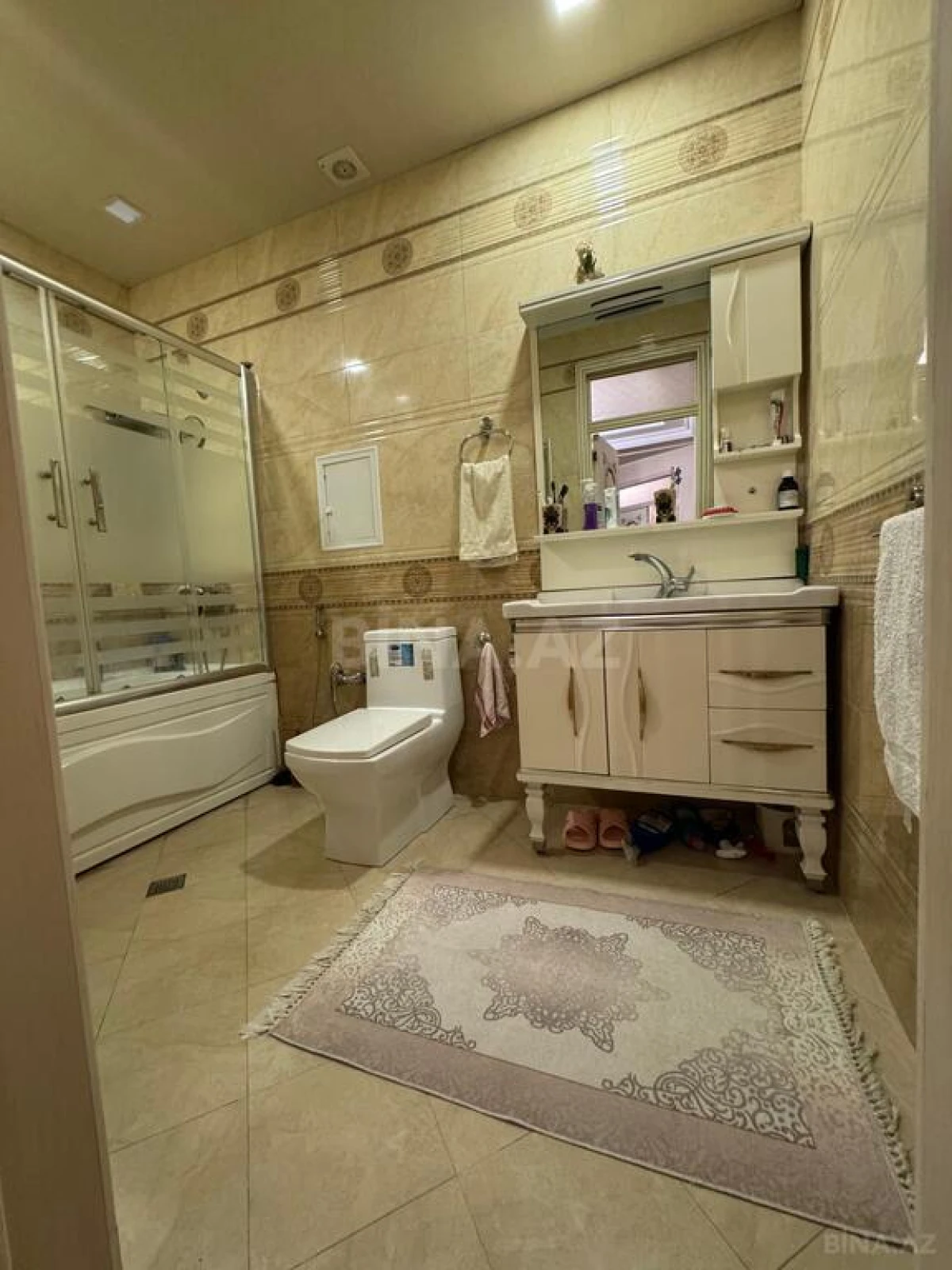 Satılır 3 otaqlı mənzil 105 m²