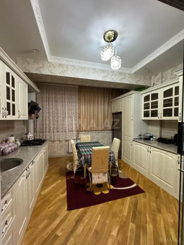 Satılır 3 otaqlı mənzil 105 m²
