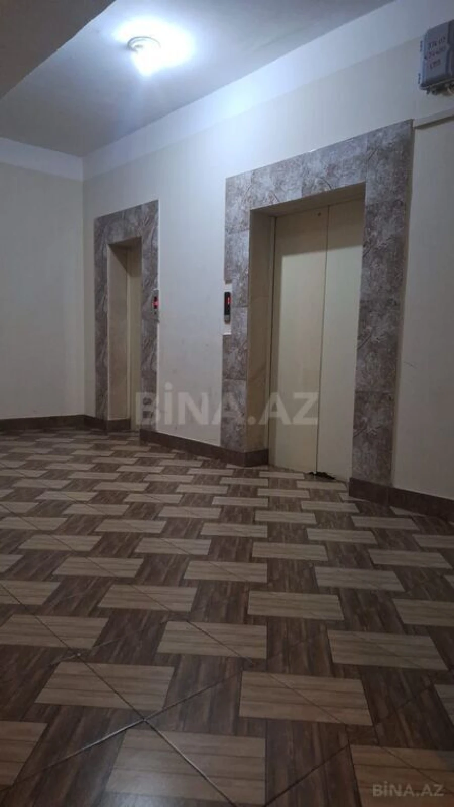 Satılır 3 otaqlı mənzil 105 m²